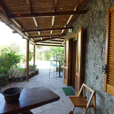 Mirto Con Piscina Nyaraló