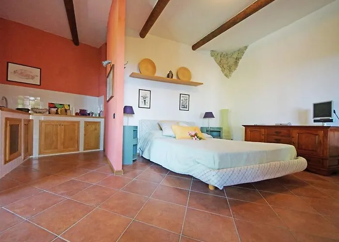 Mirto Con Piscina * ايسكيا