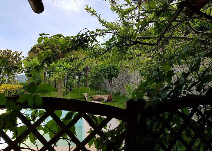 Mirto Con Piscina بيت للعطل *